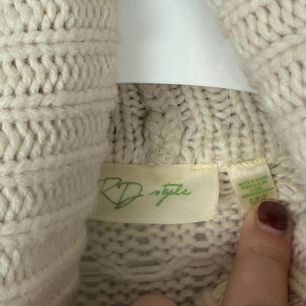 RD Style Women's Size S‎ Cable Knit Beaded Turtleneck Sweater Boutique Brand - Picture 3 of 8